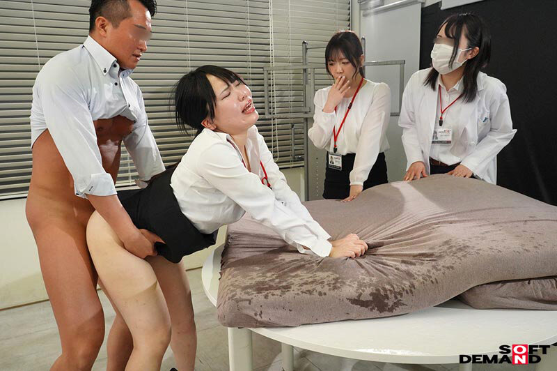 「人は延々と潮を噴かされ続けたらどうなるか？」をSOD女子社員3名が真面目に検証 計82回の拡散！長距離！連続！イクスプロージョン潮噴き実験 SOD性科学ラボREPORT21