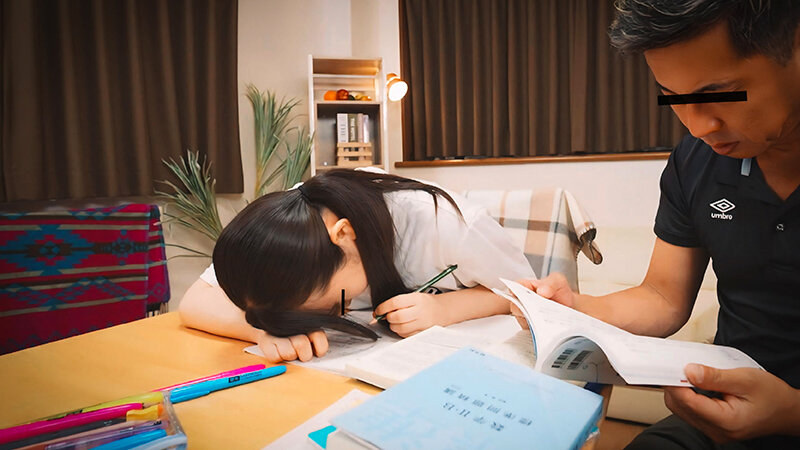「ごめんなさい。」家庭教師をしていた教え子の大事な入試の直前に…勉強疲れでスイミンしている彼女をヤっちゃいました。