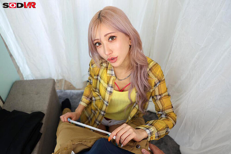 【VR】【8K】試着室に僕を連れ込みさりげなく勃起誘惑してじっくりねっとり痴女る隠れ肉食ギャル店員AIKA