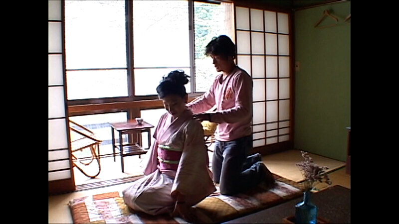 東京近県の長閑な山間の温泉旅館の美人女将。姉妹のレズ、家庭内の禁断のSEX！ 昭和の時代を感じさせる官能エロドラマ！